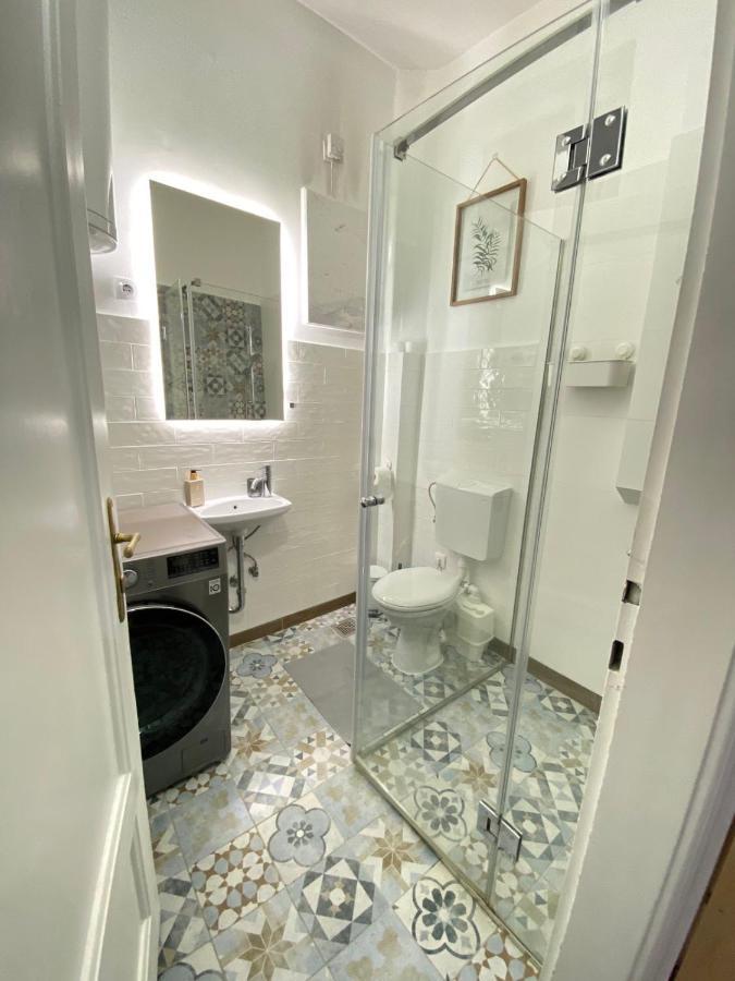 Apartamento Enjoy Kalenic Belgrado Exterior foto